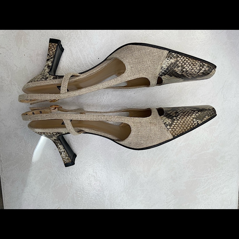 Stunning Like New Stuart Weitzman Sling Backs - image 4